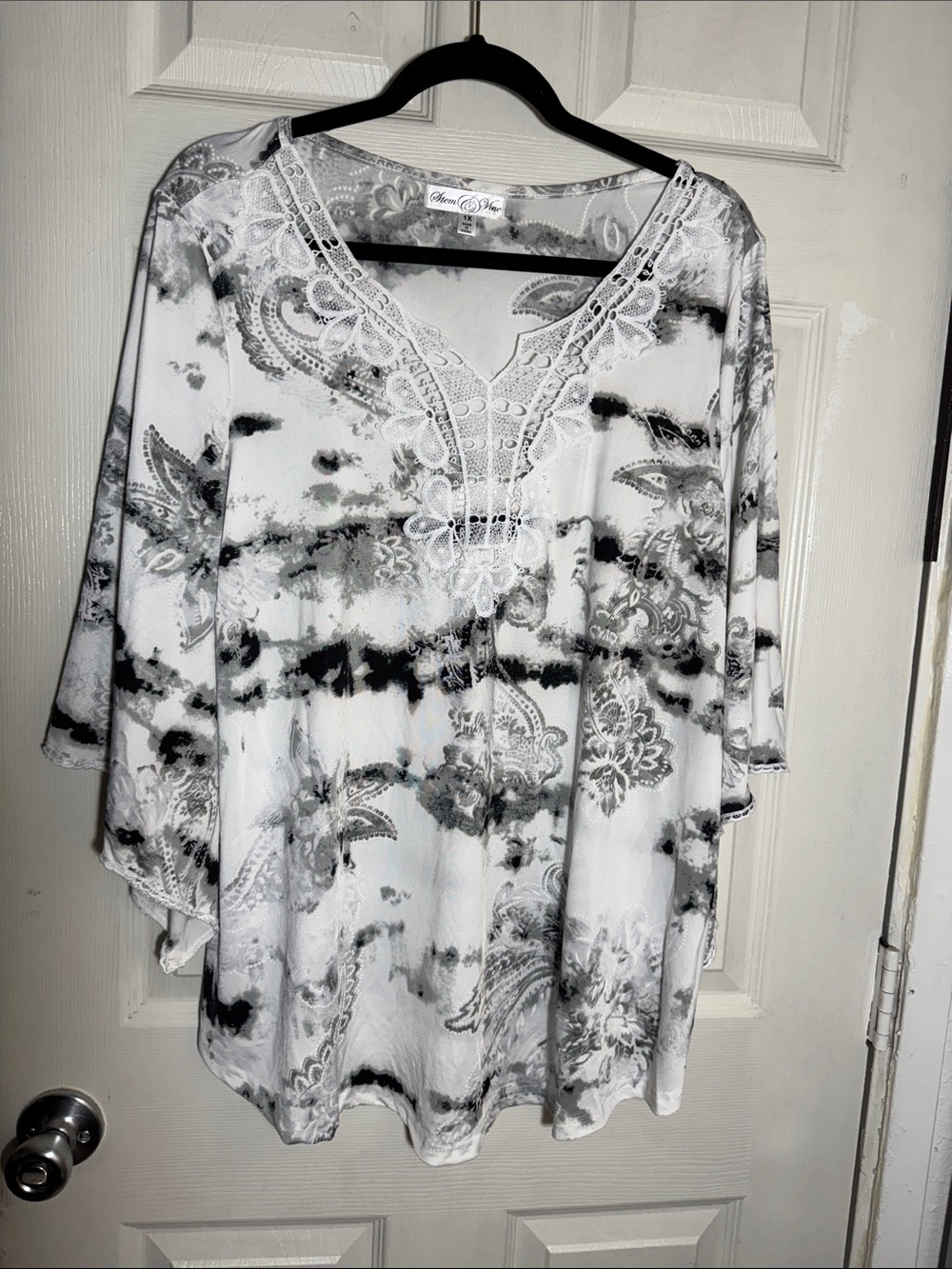 Paisley Lace-Trim V-Neck Tunic in Black and White